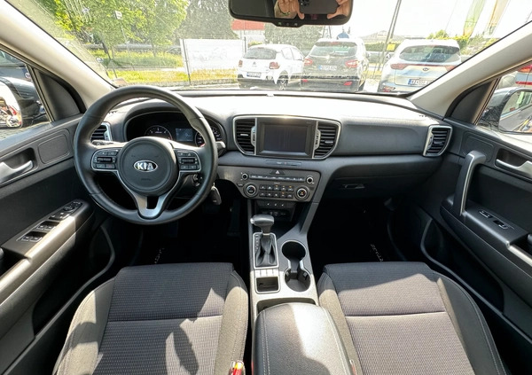 Kia Sportage cena 65777 przebieg: 158000, rok produkcji 2016 z Nysa małe 667